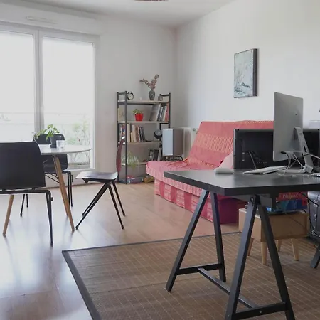 Very Bright Cocoon With Balcony In Saint-denis Apartmán