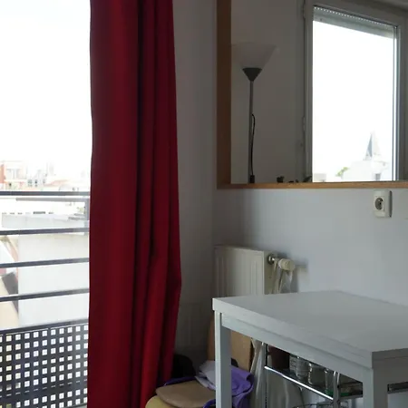 Very Bright Cocoon With Balcony In Saint-denis Apartmán