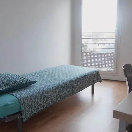 Very Bright Cocoon With Balcony In Saint-denis * Saint-Denis (Seine-Saint-Denis)